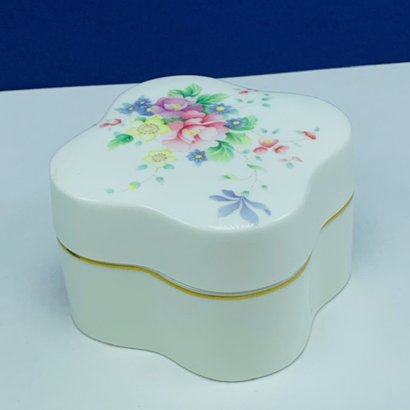 Royal Doulton Summer Bouquet jewelry box England - Picture 3 of 3